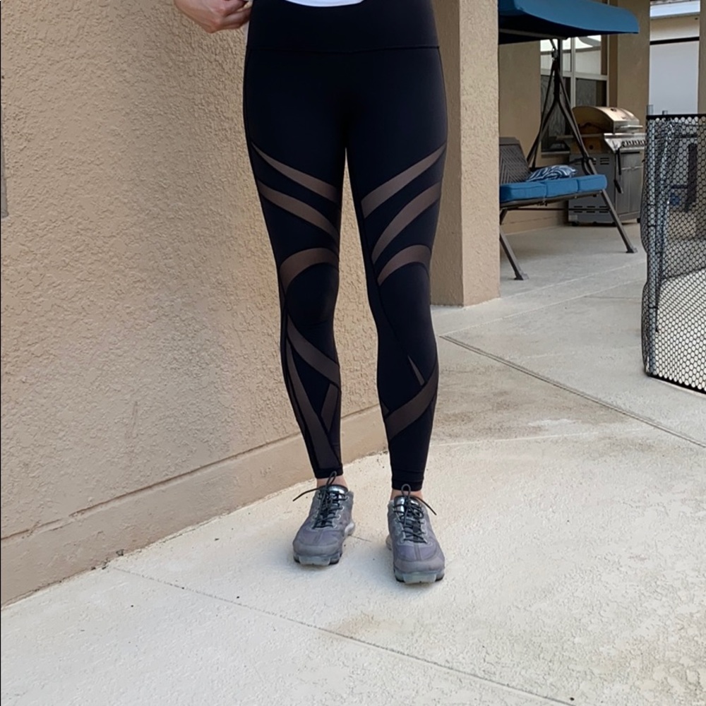 Lululemon Wunder Under - Picture 5 of 9
